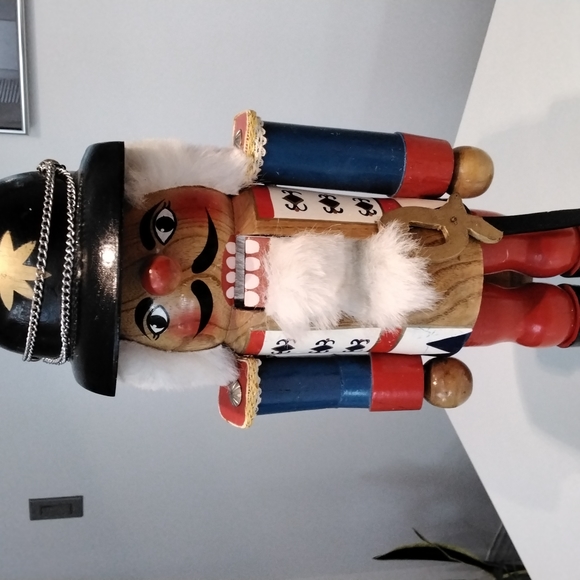 20" Soldier Nutcracker - Picture 2 of 7